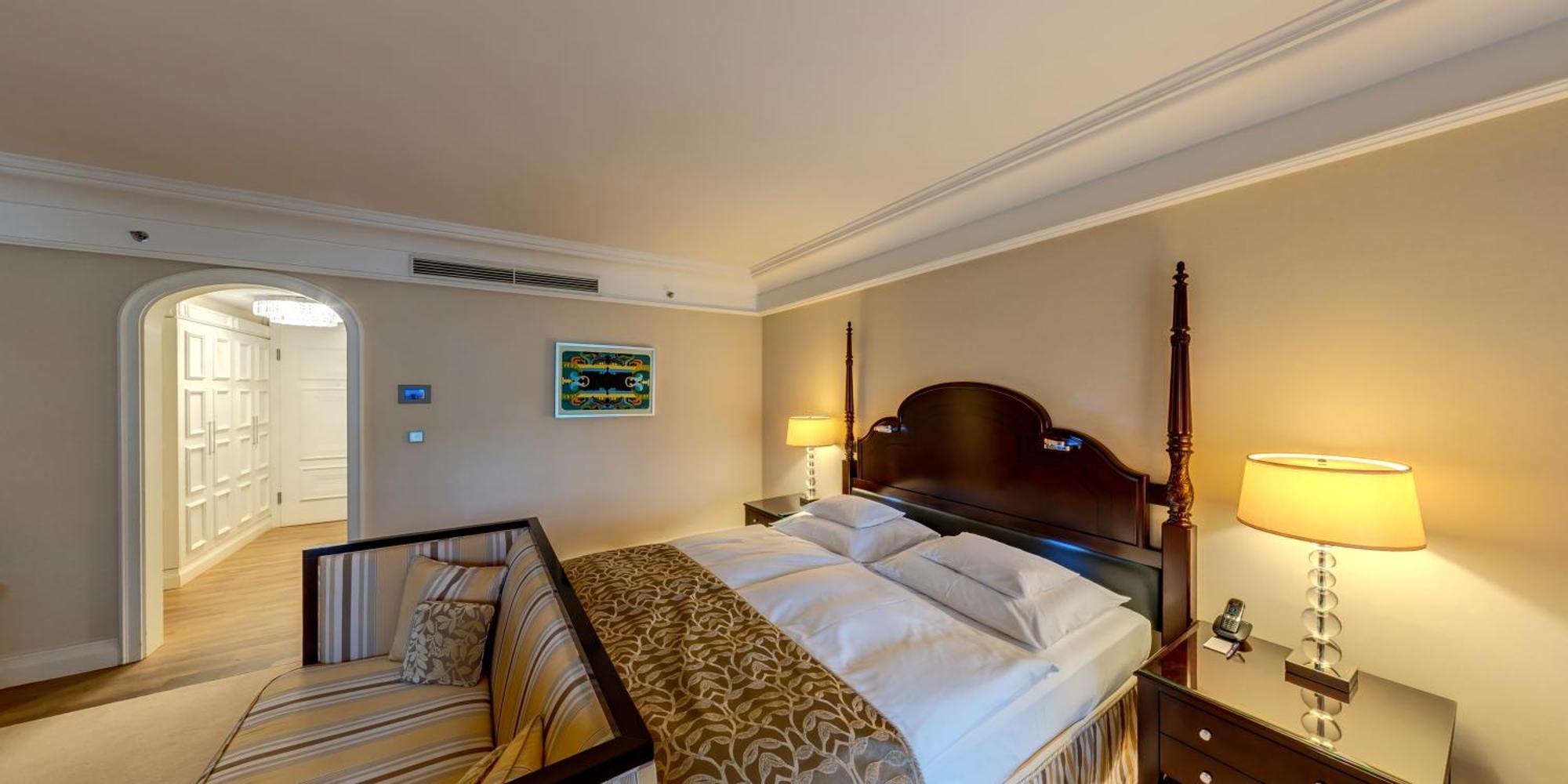 فندق فالكنشتاينر شلوس فيلدن فيلدين ام ورثرسي الغرفة الصورة A bedroom at the hotel