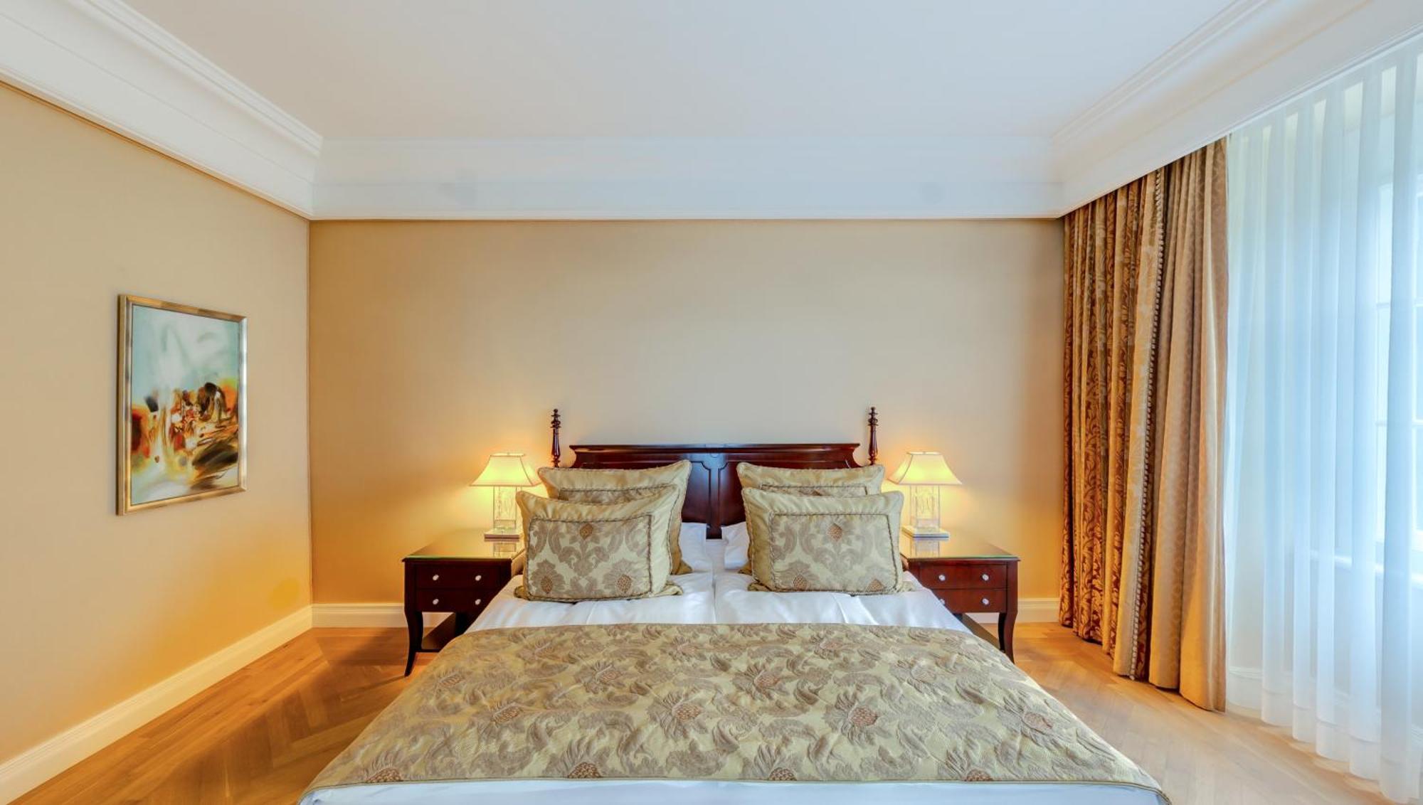فندق فالكنشتاينر شلوس فيلدن فيلدين ام ورثرسي الغرفة الصورة A bedroom at the hotel